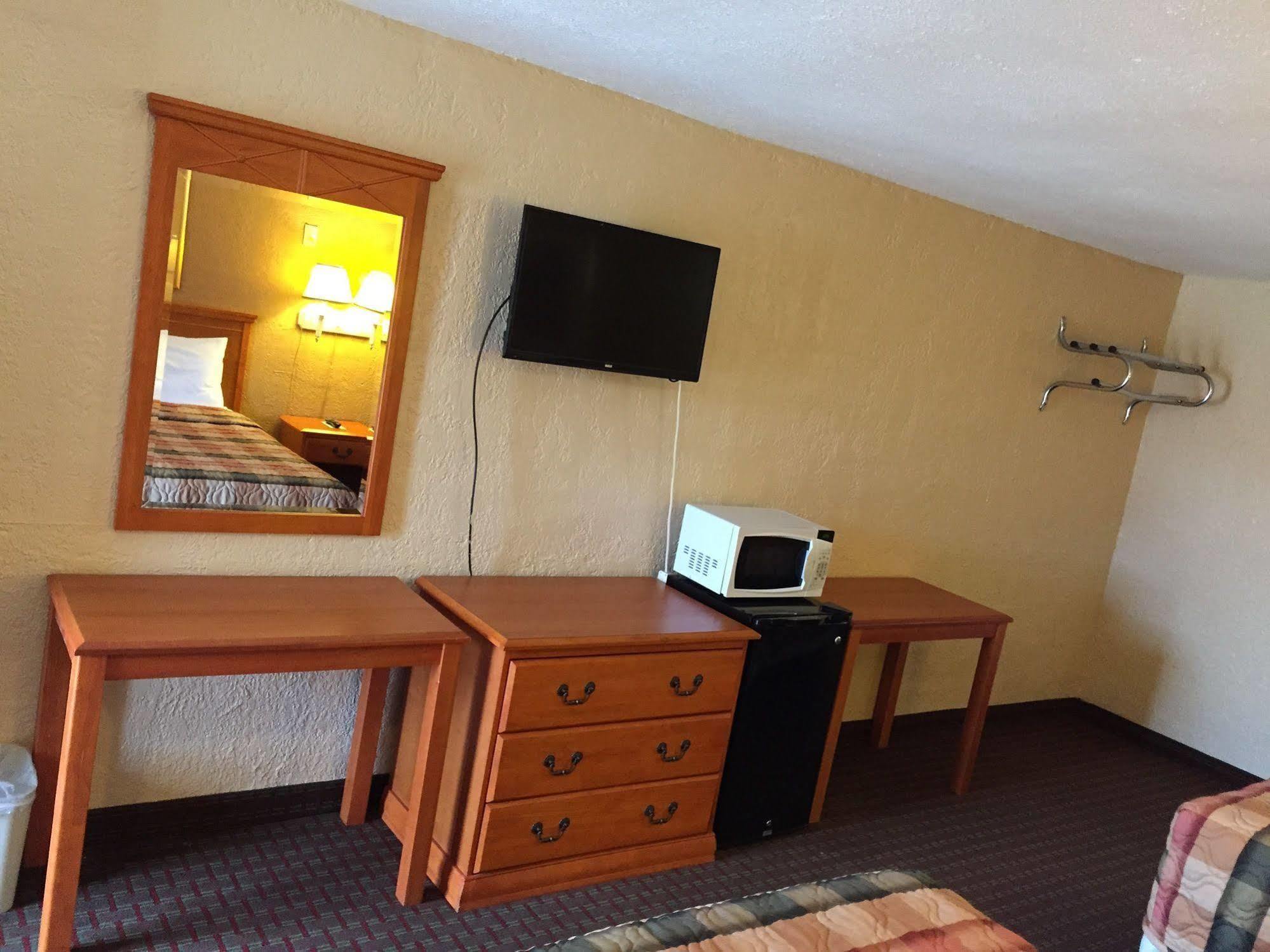 Deluxe Inn Lawton Exterior foto